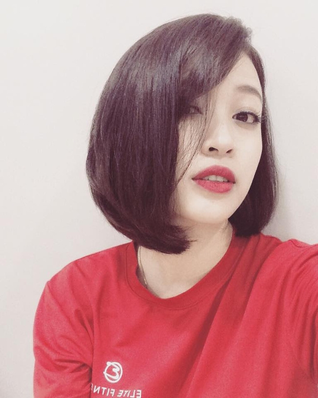 Ngắm c&aacute;c nữ CĐV xinh đẹp h&uacute;t hồn -