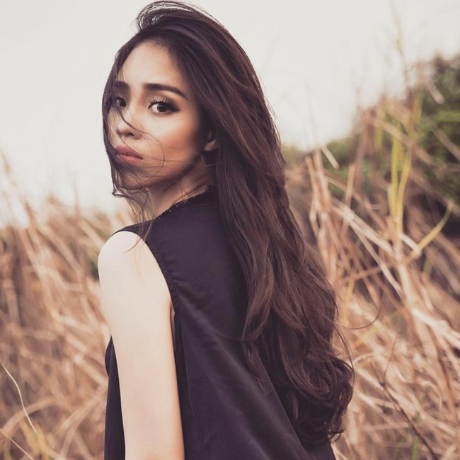 Ngắm c&aacute;c nữ CĐV xinh đẹp h&uacute;t hồn -