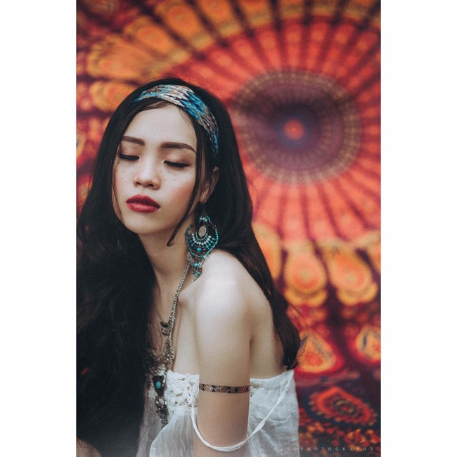 Ngắm c&aacute;c nữ CĐV xinh đẹp h&uacute;t hồn -