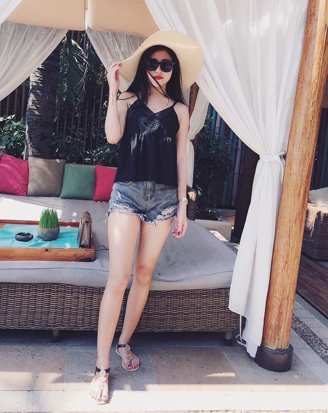 Ngắm c&aacute;c nữ CĐV xinh đẹp h&uacute;t hồn -