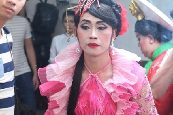 Những trang phục của Ho&agrave;i Linh trong c&aacute;c vai diễn như thế n&agrave;y đều được thiết kế tỉ mỉ, lộng lẫy thể hiện t&iacute;nh c&aacute;ch chua ngoa, đanh đ&aacute;.