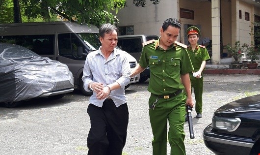 Bị c&aacute;o Thạch hiếp d&acirc;m ch&aacute;u m&igrave;nh nhiều lần?