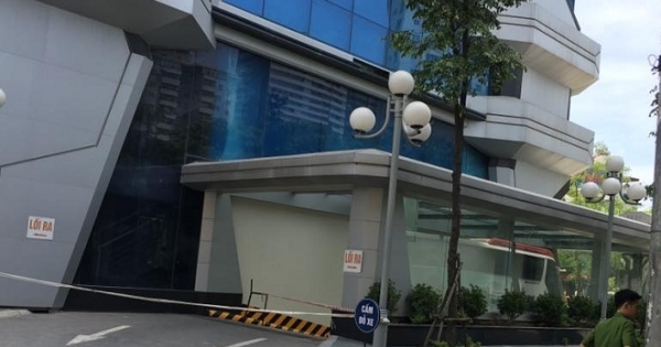 Hà Nội: Cô gái trẻ nhảy từ tầng 14 của tòa nhà Star City xuống đất tử vong