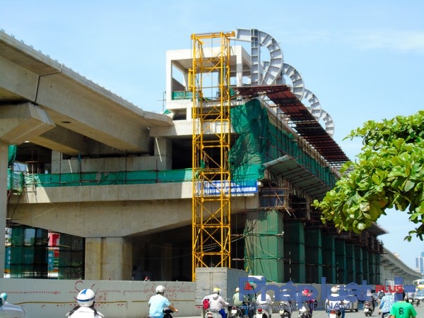 Ga Đại học Quốc gia dự kiến ho&agrave;n th&agrave;nh trước ng&agrave;y 18/5/2016 nhưng đến nay vẫn chưa ho&agrave;n th&agrave;nh.