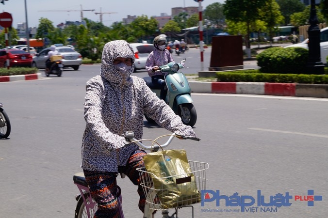 Người d&acirc;n bỗng h&oacute;a th&agrave;nh... Ninja khi xuống phố.