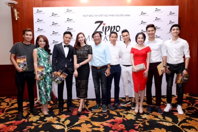 L&atilde; Thanh Huyền bị thu h&uacute;t trước vẻ