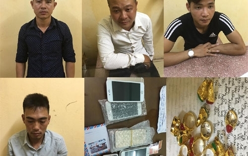 Tóm 4 kẻ lừa đảo mang vàng giả, iPhone nhái đi "ăn hàng" thật
