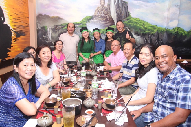 Cuộc sống hiện tại của Phi Nhung sau &aacute;nh đ&egrave;n s&acirc;n khấu kh&ocirc;ng qu&aacute; ồn &agrave;o những lại tr&agrave;n ngập niềm vui, niềm hạnh ph&uacute;c