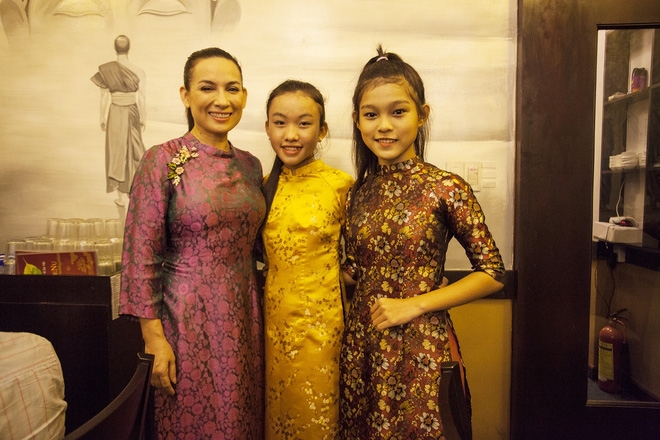 Việc Phi Nhung đứng ra nu&ocirc;i nấng, chăm s&oacute;c nhiều em nhỏ mồ c&ocirc;i, c&oacute; ho&agrave;n cảnh kh&oacute; khăn... l&agrave; h&agrave;nh động rất được nhiều người ngưỡng mộ, cảm k&iacute;ch.