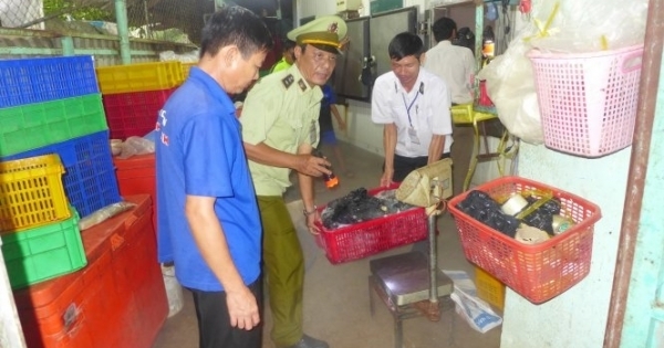 Tiêu hủy gần 800kg thịt nhiễm khuẩn