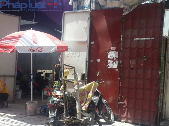 V&agrave; b&aacute;n h&agrave;ng nước.