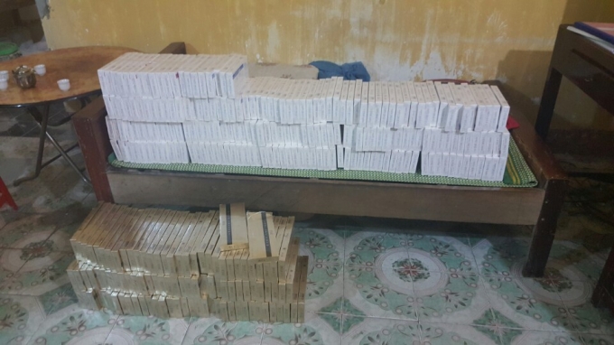 300 c&acirc;y thuốc l&aacute; ngoại (nh&atilde;n hiệu ESSE) kh&ocirc;ng r&otilde; nguồn gốc, được trạm CSGT Diễn Ch&acirc;u ph&aacute;t hiện v&agrave; bắt giữ.