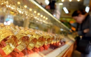 Giá vàng ngày 22/6: Sụt mạnh vì cuộc đấu Anh có ở lại EU hay không?