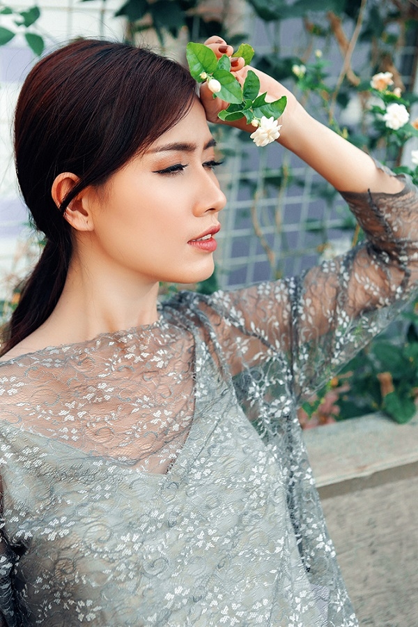 Phan Thị Mơ g&acirc;y thương nhớ với vẻ đẹp mơ m&agrave;ng dưới nắng chiều