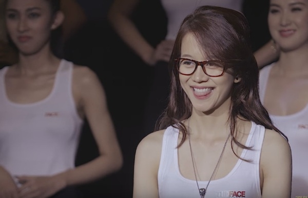 An Nguy trở th&agrave;nh con &aacute;t chủ b&agrave;i để thu h&uacute;t sự ch&uacute; &yacute; của kh&aacute;n giả.