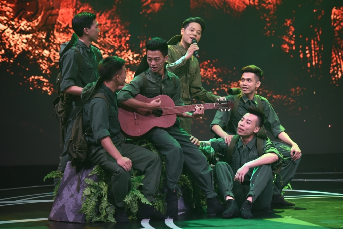 Giai điệu tự h&agrave;o số 2: Những trang viết c&ograve;n lại