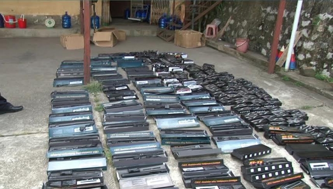 Số lượng lớn tang vật cơ quan chức năng thu giữ.
