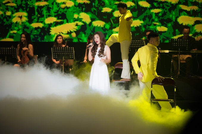 Mỹ T&acirc;m bật kh&oacute;c chia sẻ kỷ niệm kh&oacute; qu&ecirc;n với nhạc sĩ Thanh T&ugrave;ng