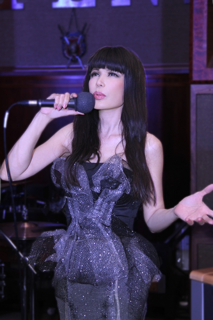 Nhật Hạ khiến kh&aacute;n giả say đắm trong đ&ecirc;m nhạc ra mắt album của L&ecirc; Nhật Quang.