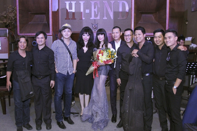 Nhật Hạ xuất thần trong giọng h&aacute;t khi kết đ&ocirc;i với pianist L&ecirc; Nhật Quang