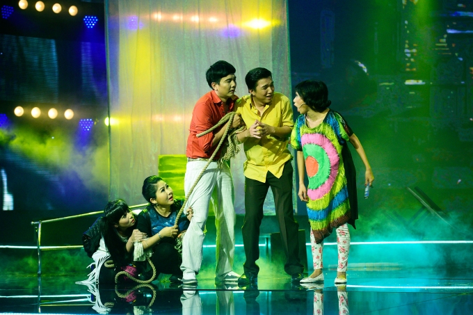 L&agrave;ng h&agrave;i mở hội: Việt Hương &ldquo;nổi da g&agrave;&rdquo; khi xem h&agrave;i kinh dị