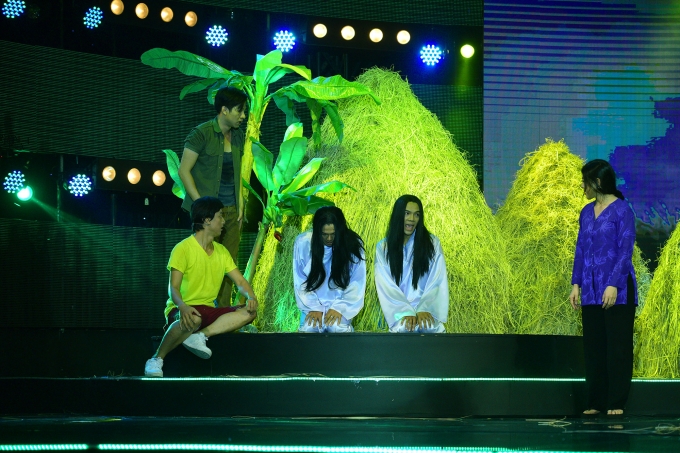 L&agrave;ng h&agrave;i mở hội: Việt Hương &ldquo;nổi da g&agrave;&rdquo; khi xem h&agrave;i kinh dị