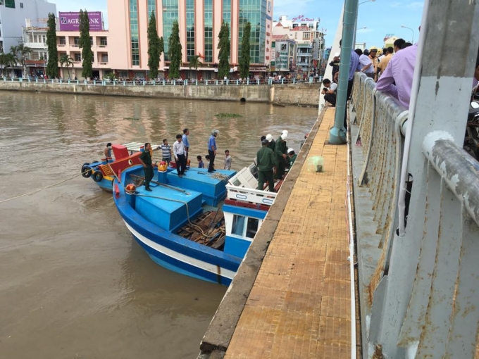 C&aacute;c phương &aacute;n được đưa ra để cứu t&agrave;u v&agrave; bảo vệ t&agrave;u.