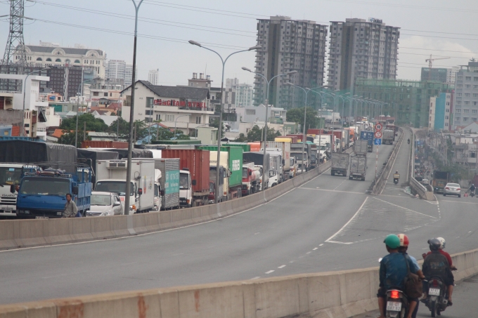 Giao th&ocirc;ng &ugrave;n ứ nghi&ecirc;m trọng.