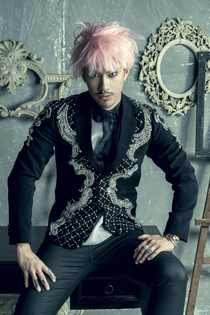 Loạt ảnh đậm chất punk rock c&aacute; t&iacute;nh của bộ tứ quyền lực Vietnam's Next Top Model 2016