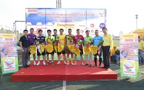 TrungThành Foods tổ chức Giải bóng đá Báo chí mở rộng tranh Cup Trung Thành lần IV - 2016