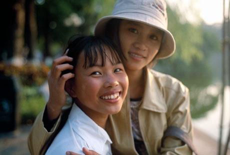 H&agrave; Nội, 2004: Hai chị em