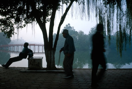 S&aacute;ng sớm Hồ Gươm, 2004