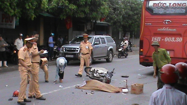 Hiện trường vụ tai nạn thương t&acirc;m.
