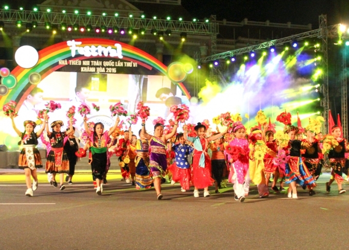 Đ&acirc;y l&agrave; lần đầu ti&ecirc;n Festival Nh&agrave; Thiếu nhi to&agrave;n quốc được tổ chức tại Kh&aacute;nh H&ograve;a.&nbsp;