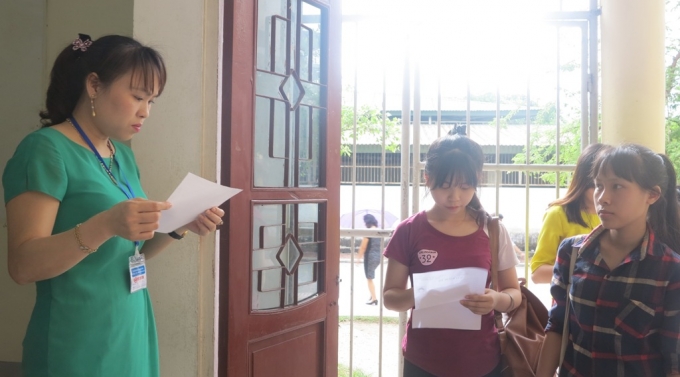 Th&iacute; sinh đăng k&yacute; l&agrave;m thủ tục dự thi tại cụm th&iacute; số 35 do ĐH Vinh chủ tr&igrave;.