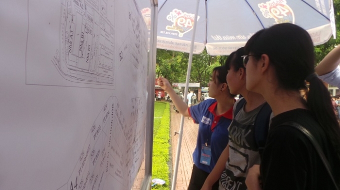 Trong s&aacute;ng nay, c&aacute;c th&iacute; sinh sẽ được nghe phổ biến quy chế thi, điều chỉnh lại một số th&ocirc;ng tin sai lệch trong phiếu đăng k&yacute; dự thi nhằm đảm bảo kh&ocirc;ng để xảy ra sự cố đ&aacute;ng tiếc trong kỳ thi THPT Quốc Gia năm nay.&nbsp;