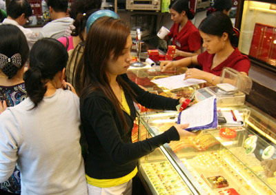 Gi&aacute; v&agrave;ng đồng loạt giảm s&acirc;u (ảnh minh họa).