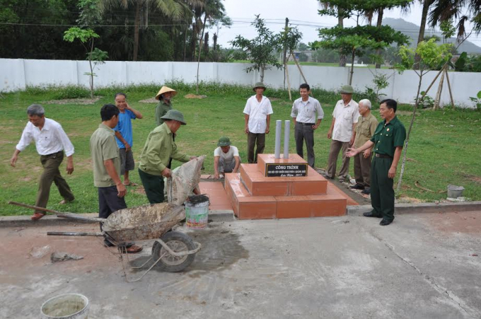 C&ocirc;ng tr&igrave;nh x&acirc;y tặng cột cờ do Hội Cựu Chiến binh tổ chức. Ảnh: Ho&agrave;ng Văn Dũng&nbsp;