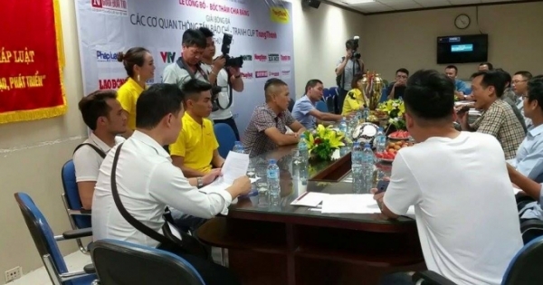 Bốc thăm giải bóng đá tranh Cúp Trung Thành lần thứ V chào mừng kỷ niệm ngày báo chí Việt Nam