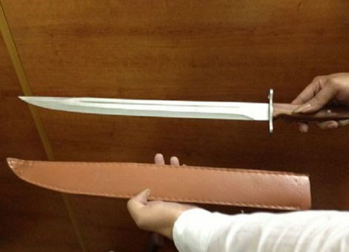 Hung thủ d&ugrave;ng kiếm d&agrave;i gần 1 m&eacute;t đ&acirc;m chết đối phương (ảnh minh họa).