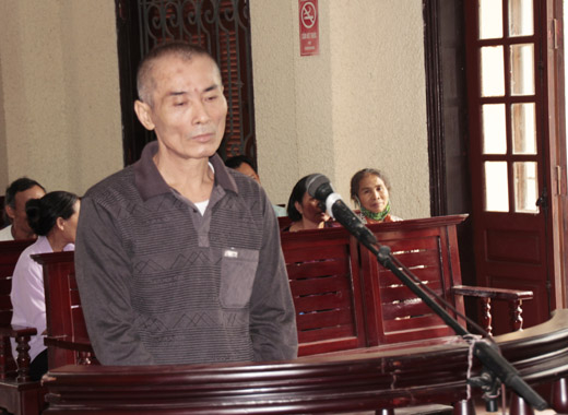 Nguyễn Ho&agrave;i Thanh trước v&agrave;nh m&oacute;ng ngựa sau gần 30 năm trốn truy n&atilde;.