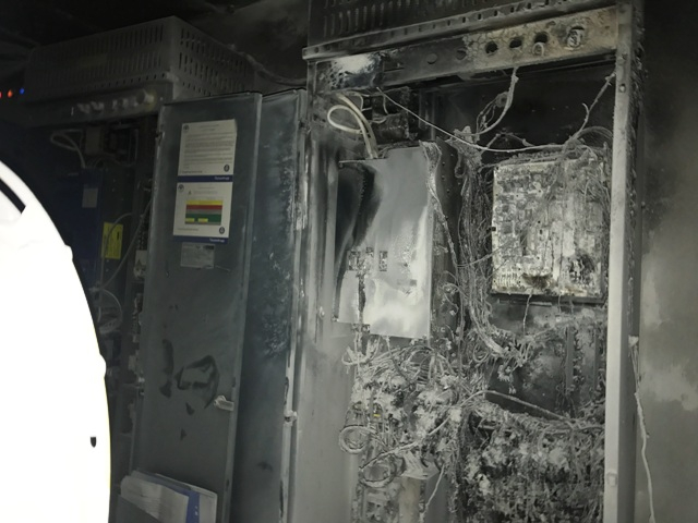 Hiện trường nơi xảy ra đ&aacute;m ch&aacute;y ở thang m&aacute;y tầng 23. Ảnh: PCCC ĐN.