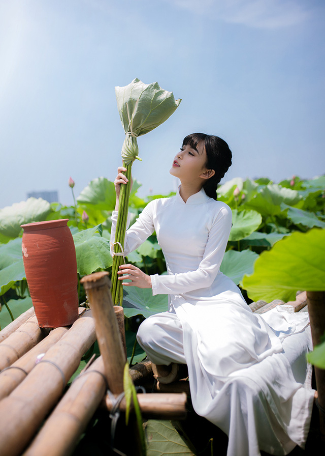 Bộ ảnh n&agrave;y mới được Thương thực hiện c&ugrave;ng người bạn th&acirc;n l&agrave; nhiếp ảnh T&uacute; Bếu.