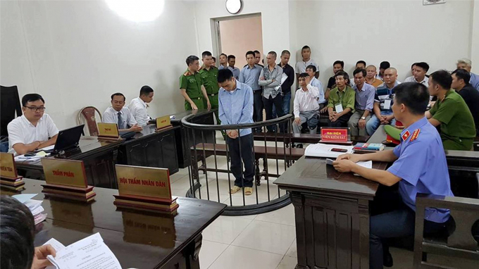 Bị c&aacute;o H&agrave; tại t&ograve;a.