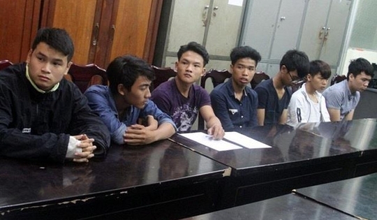 Đà Nẵng: Bắt nhóm đối tượng nhậu xong, rủ nhau đi phá hàng loạt ô tô cho... vui