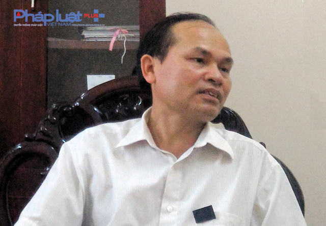 Vi Văn H&ugrave;ng, Chủ nhiệm Ủy ban Kiểm tra Huyện ủy Thường Xu&acirc;n cho biết đang chờ xin &yacute; kiến xử l&yacute; đối với &ocirc;ng &ocirc;ng Trần Văn Minh. (Ảnh: Anh Thắng)