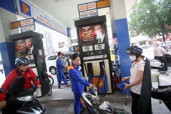 Gi&aacute; xăng sẽ tăng 300đồng/l&iacute;t v&agrave;o h&ocirc;m nay?