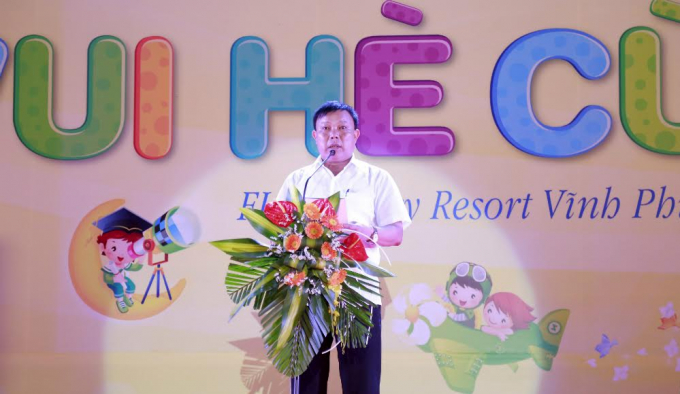 &Ocirc;ng Nguyễn Ph&ugrave;ng Xu&acirc;n &ndash; Ph&oacute; chủ tịch UBND x&atilde; Vĩnh Thịnh, ph&aacute;t biểu tại chương tr&igrave;nh&ldquo;Vui h&egrave; c&ugrave;ng em&rdquo;.