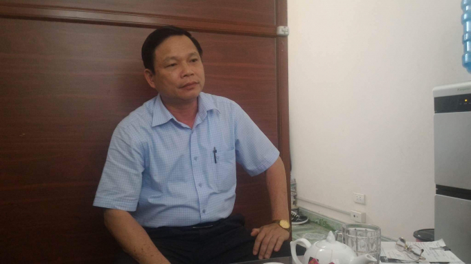 &Ocirc;ng Lăng Văn Định - Gi&aacute;m đốc BVĐK Hữu Lũng trao đổi với ph&oacute;ng vi&ecirc;n.