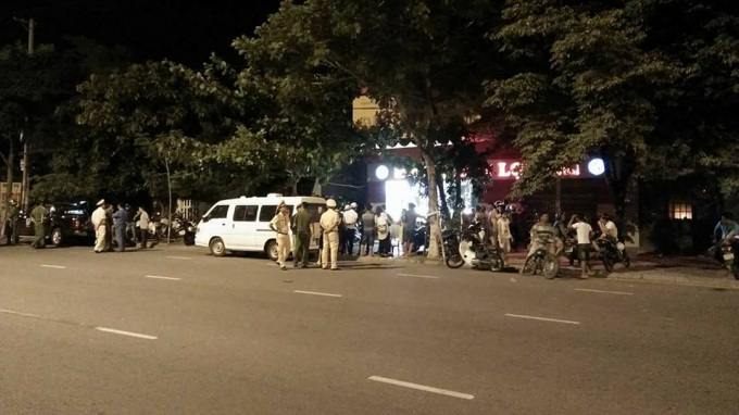 Hiện trường vụ cướp tiệm v&agrave;ng tối 5/6. Ảnh: TYĐN.